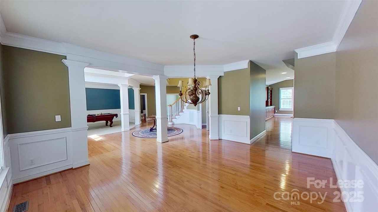 3209 Blackburn Dr - Photo 4 of 19