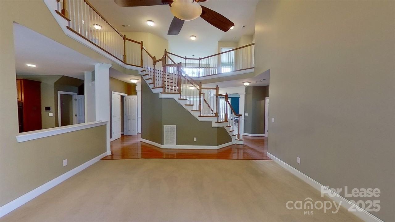 3209 Blackburn Dr - Photo 5 of 19