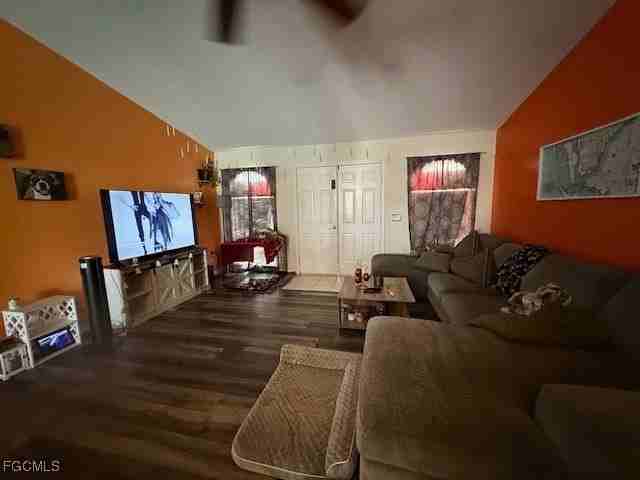 1109 Sw 47th Ter - Photo 7 of 12