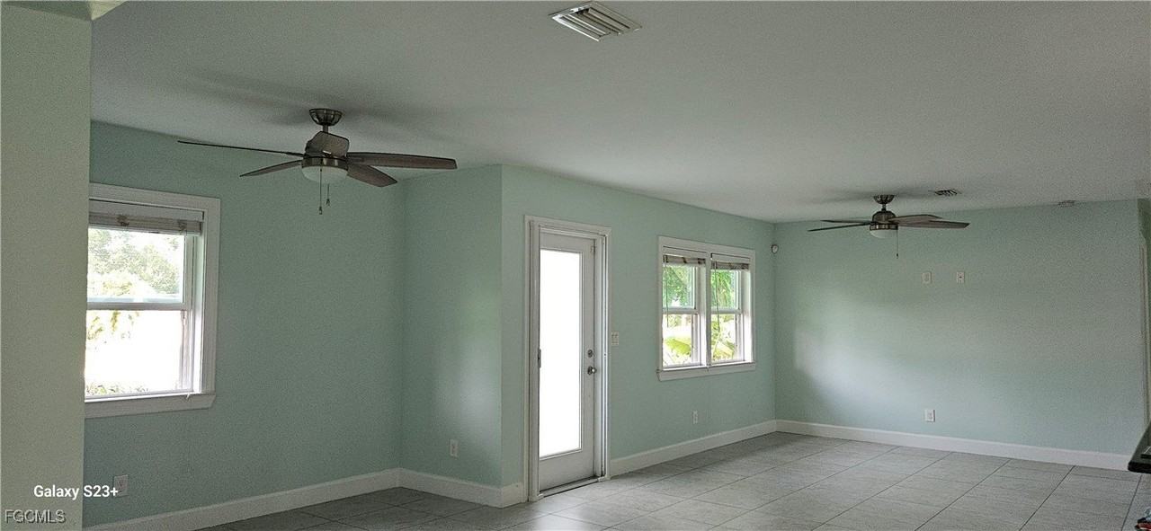 1626 Grace Ave - Photo 2 of 23