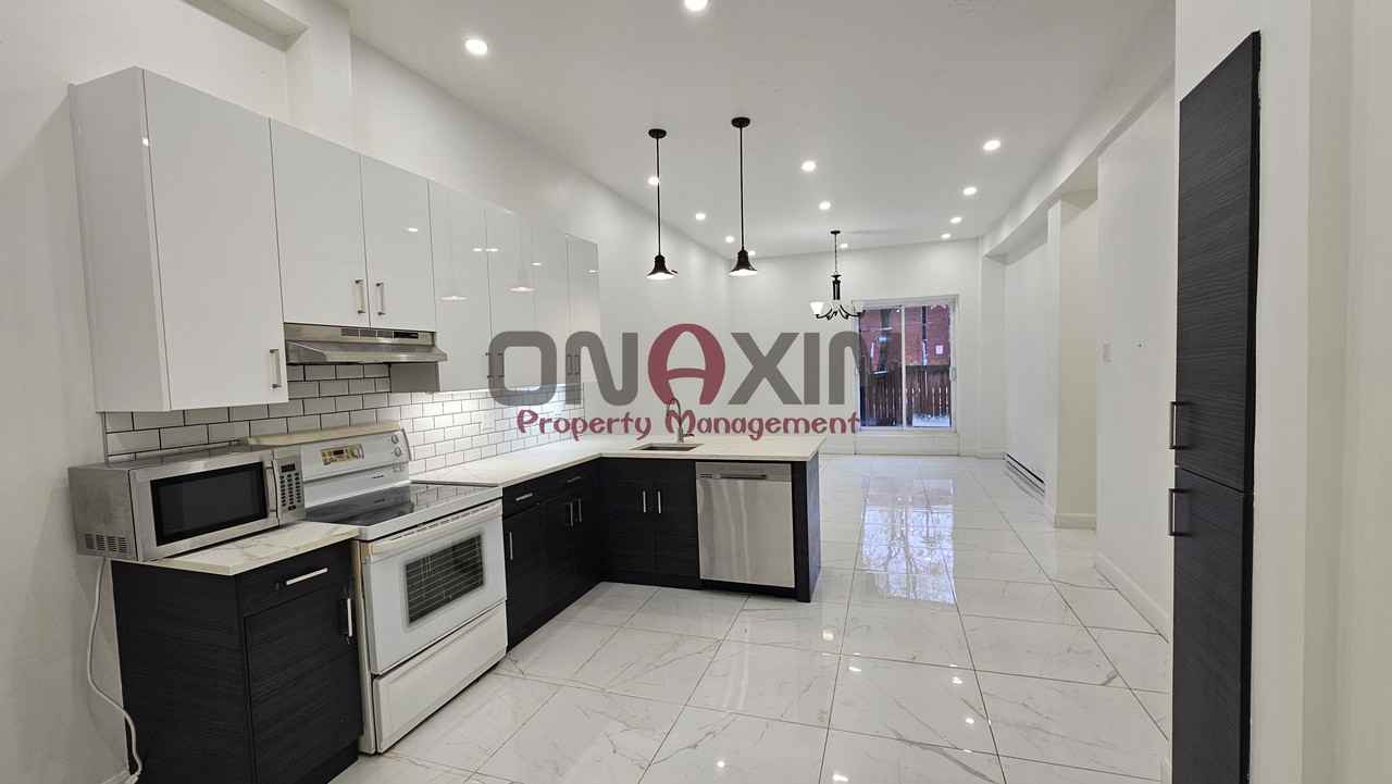 3802 Rue de Rouen - Photo 3 of 26