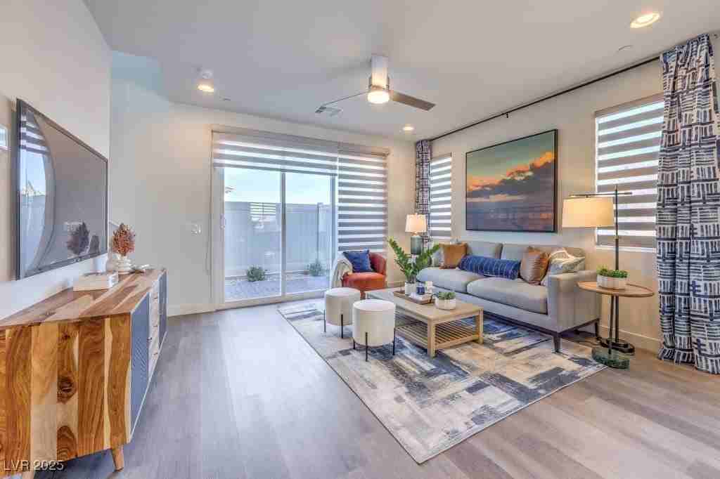 9420 Titania Dawn St - Photo 5 of 21