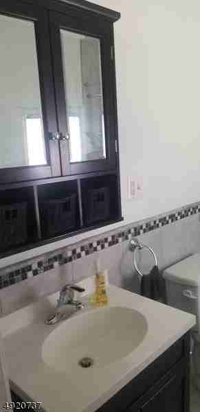 517 Woodlawn Ave - Photo 6 of 7