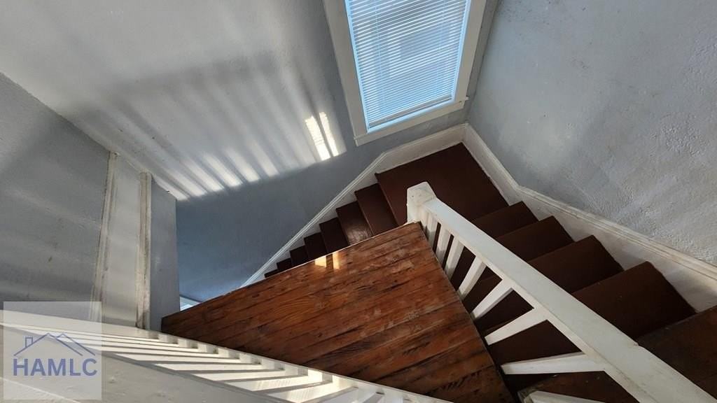 826B E Duffy St - Photo 5 of 6