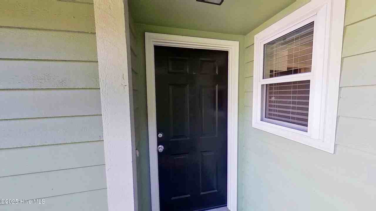 3998 Echo Farms Blvd - Photo 2 of 29