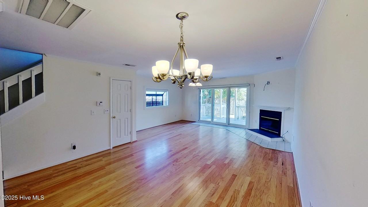 3998 Echo Farms Blvd - Photo 7 of 29