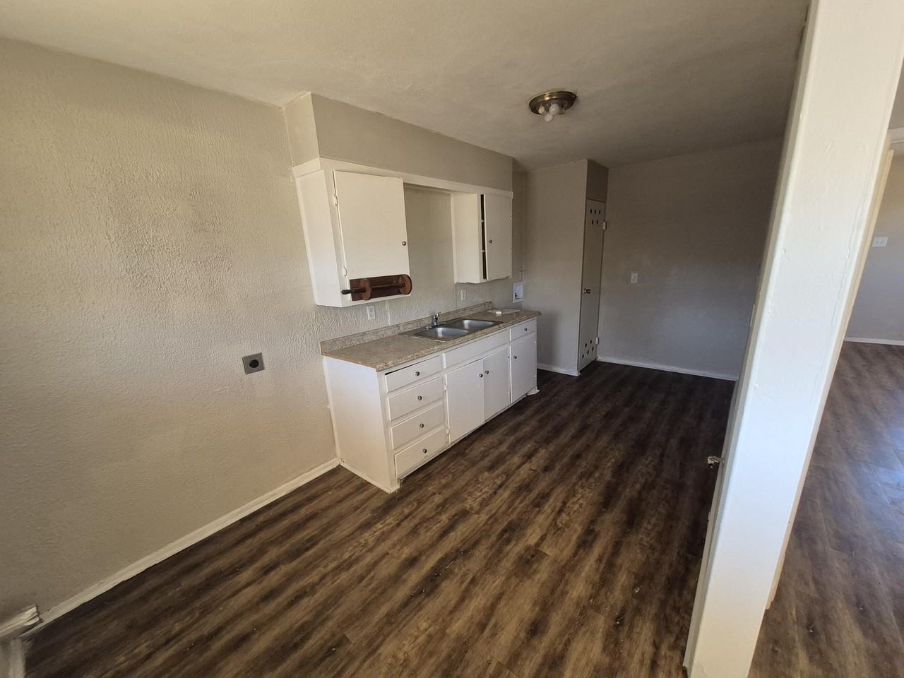 1116 41st St - Photo 2 of 10