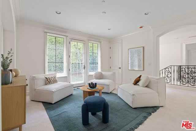 3697 Benedict Canyon Ln - Photo 2 of 8