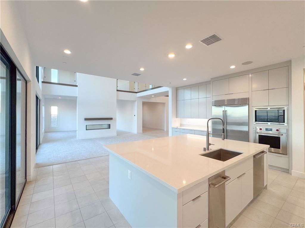 20138 W Marlow Ln - Photo 4 of 8