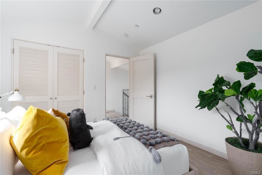 432 1/2 Goldenrod Ave - Photo 2 of 8