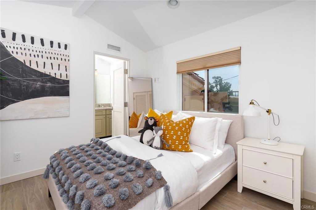 432 1/2 Goldenrod Ave - Photo 4 of 8