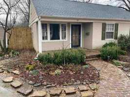 featured image of 89 S Larchmont Dr