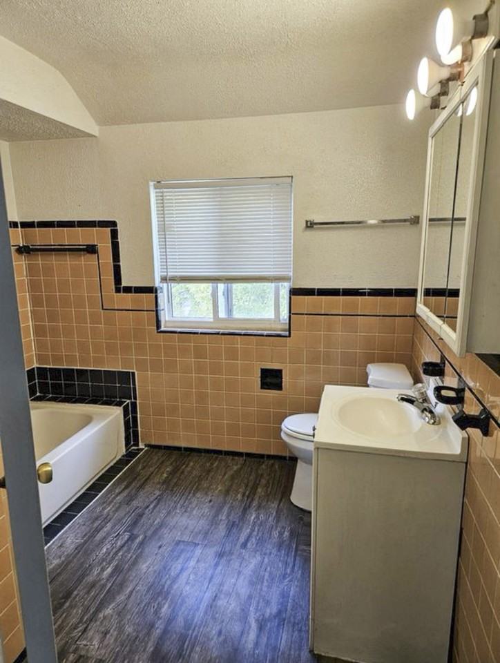 Buckingham Ave - Photo 2 of 9