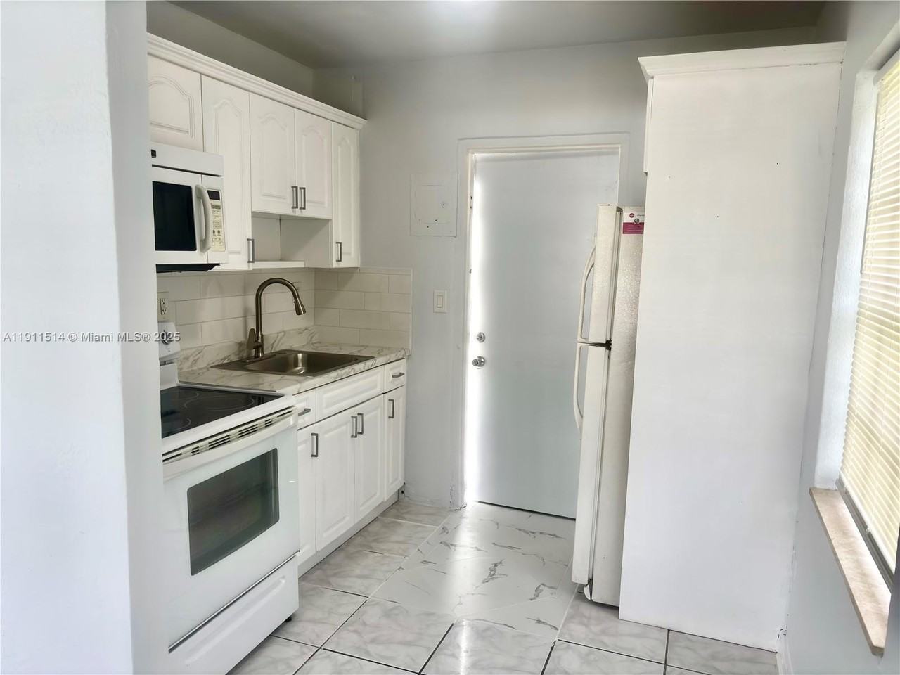 15324 Lincoln Dr - Photo 4 of 11