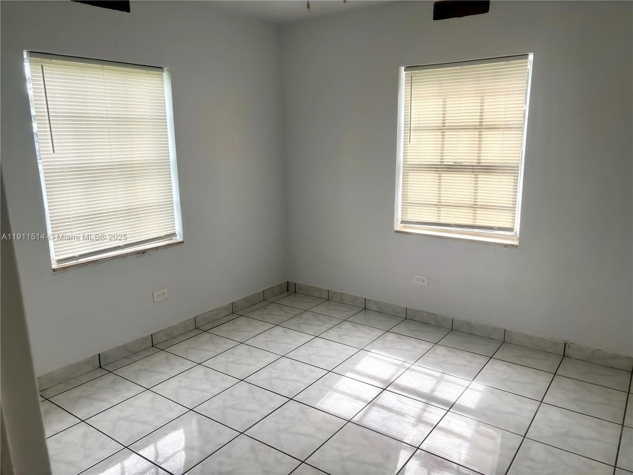 15324 Lincoln Dr - Photo 5 of 11