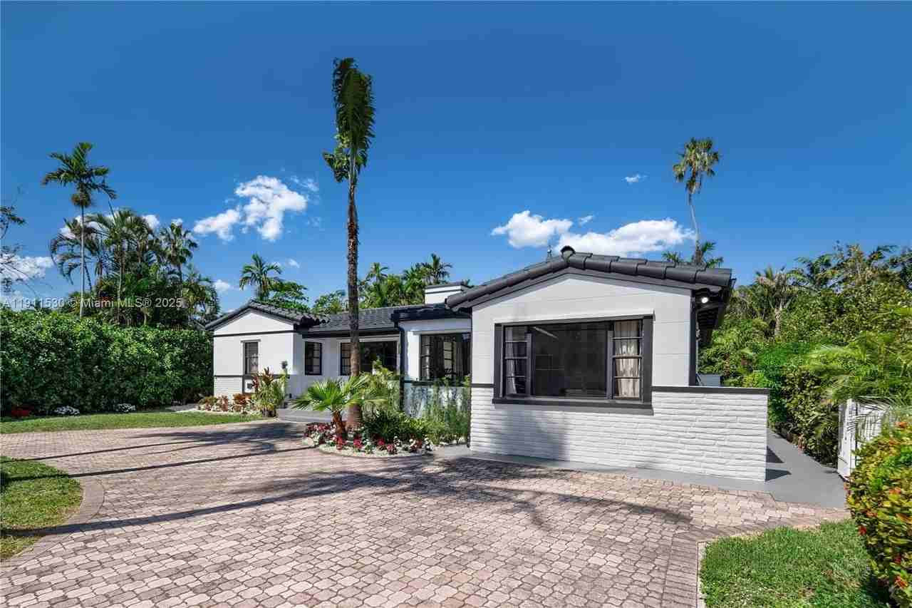 118 E 3rd Ct - Photo 3 of 14