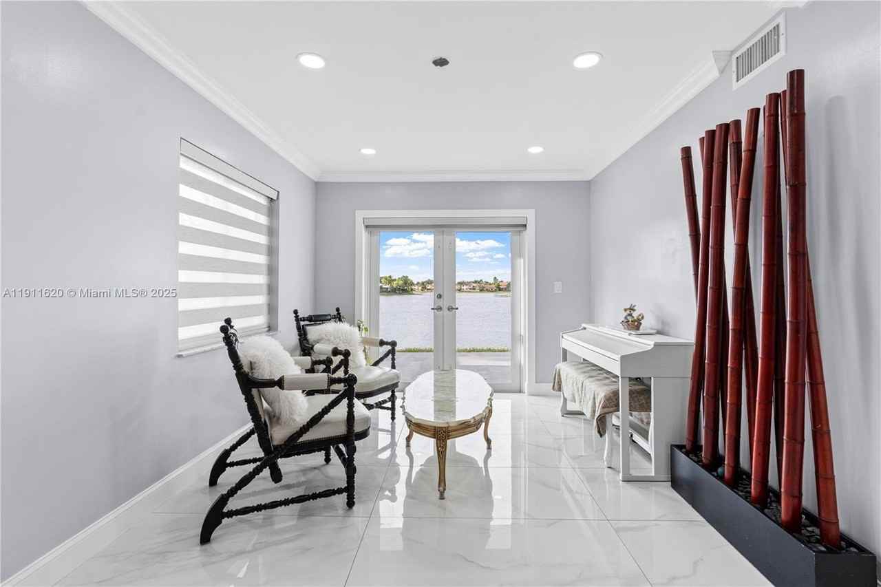 5262 Sw 153rd Ct - Photo 7 of 47