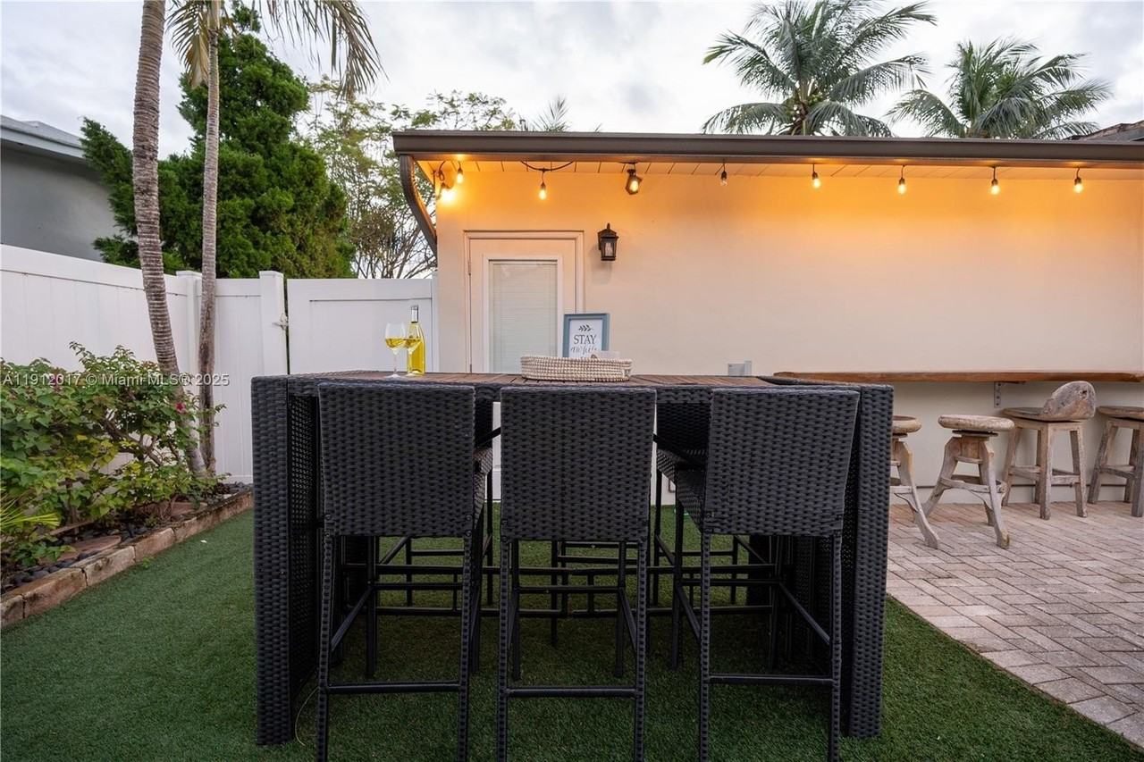 1311 Ne 26th Ter - Photo 4 of 47