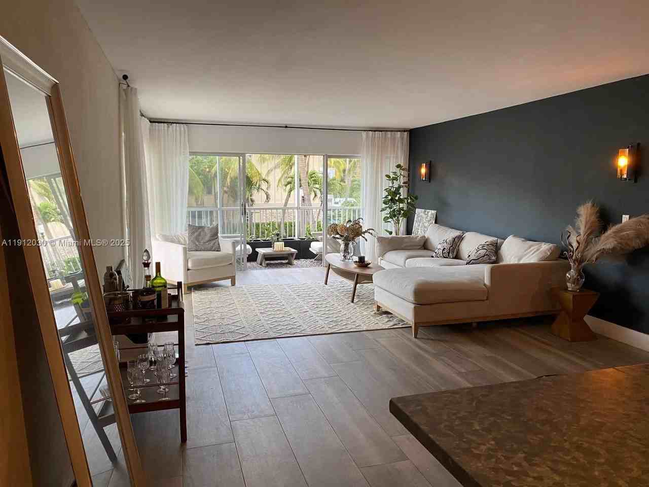 550 Ocean Dr #2D - Photo 4 of 35