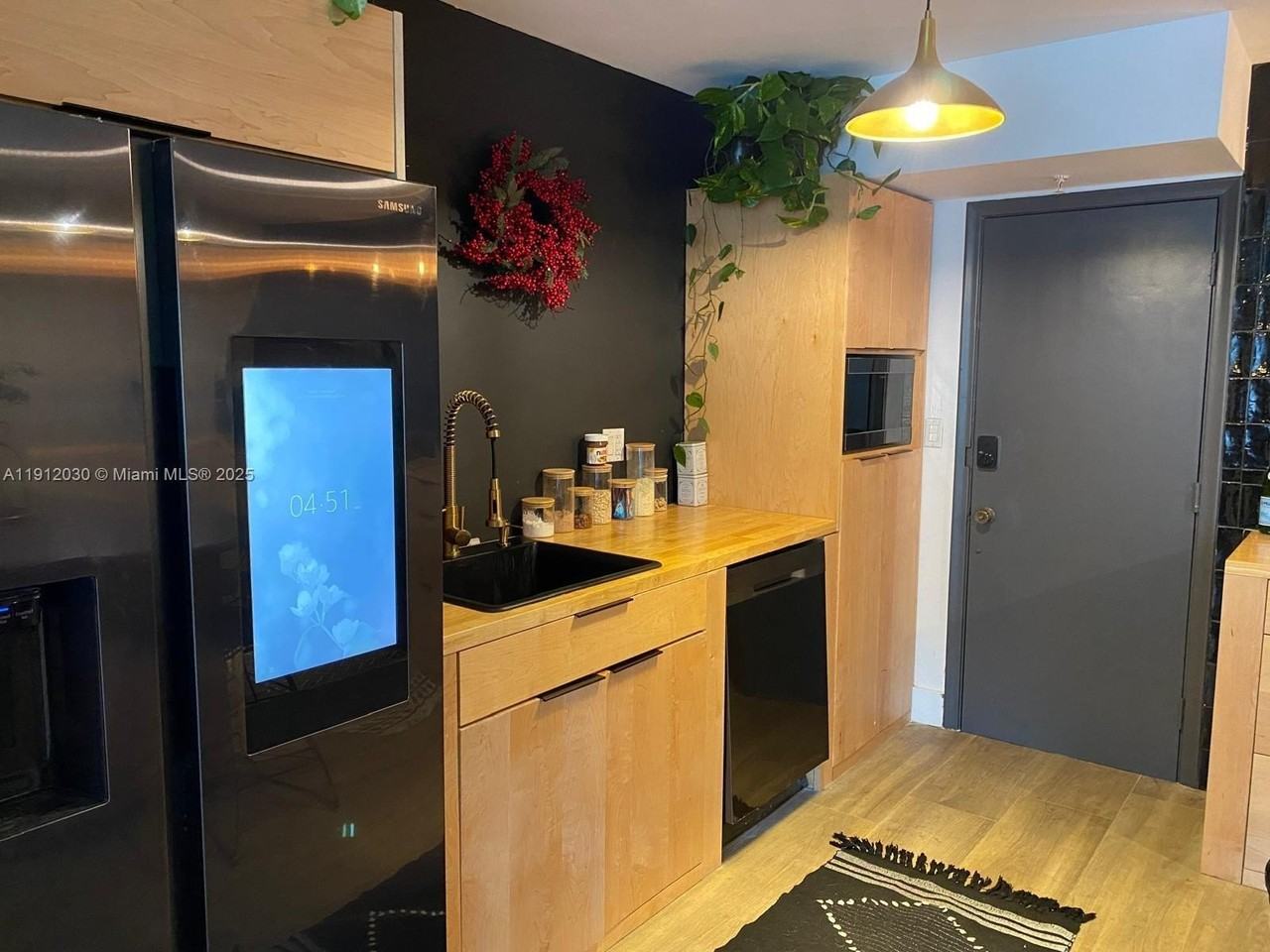 550 Ocean Dr #2D - Photo 5 of 35