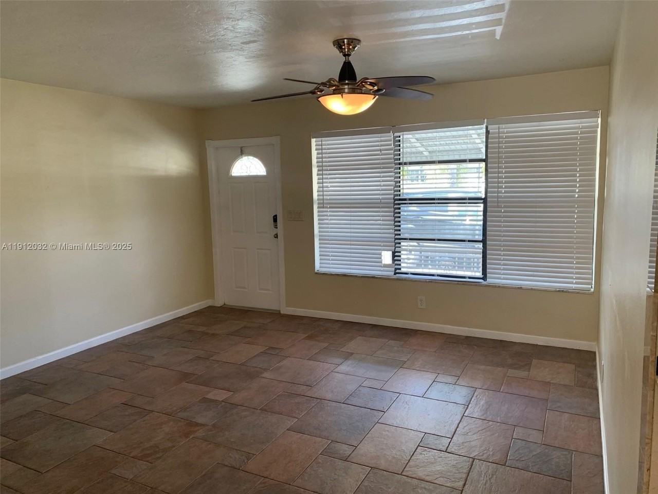 1680 Nw 1st Ter - Photo 5 of 12