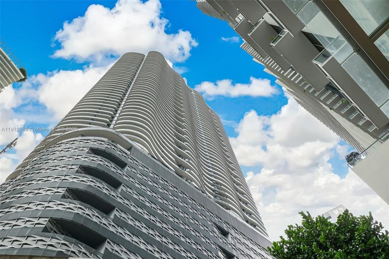 1000 Brickell Plz #3002 - Photo 2 of 50