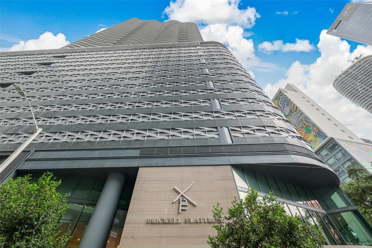 1000 Brickell Plz #3002 - Photo 4 of 50