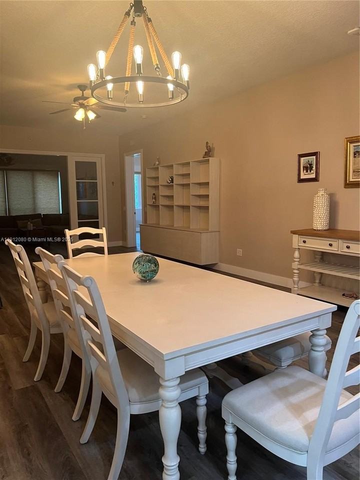 37 Harbour Isle Dr E #206 - Photo 6 of 37