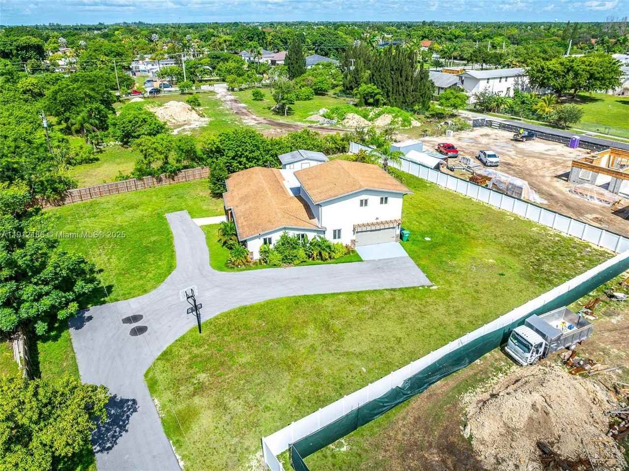 19450 Sw 125th Ave - Photo 6 of 48