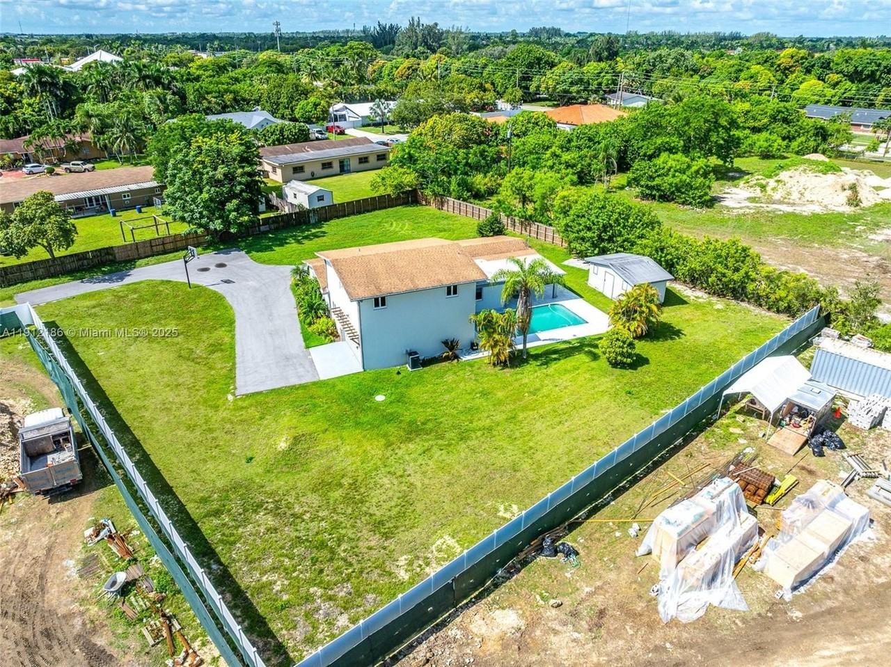 19450 Sw 125th Ave - Photo 7 of 48