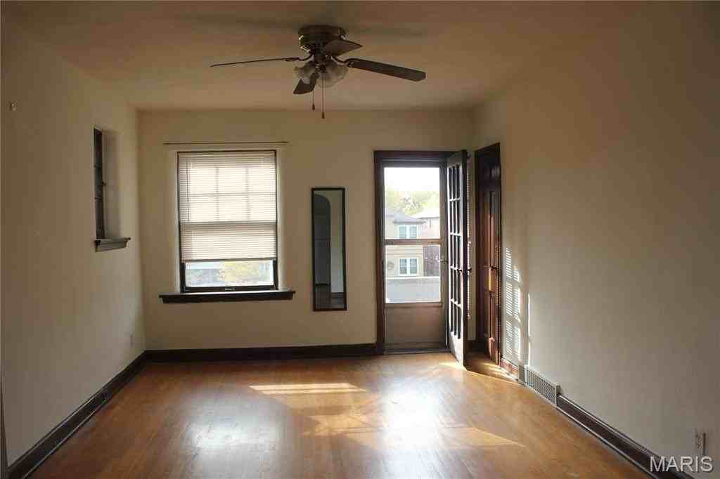 5021 Oleatha Ave #2ndFL - Photo 3 of 13