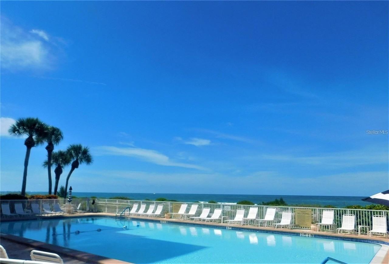 627 Alhambra Rd #603 - Photo 3 of 23