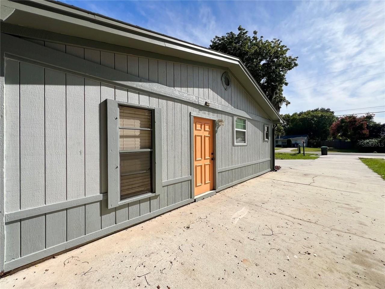 7925 Napoleon St - Photo 6 of 50