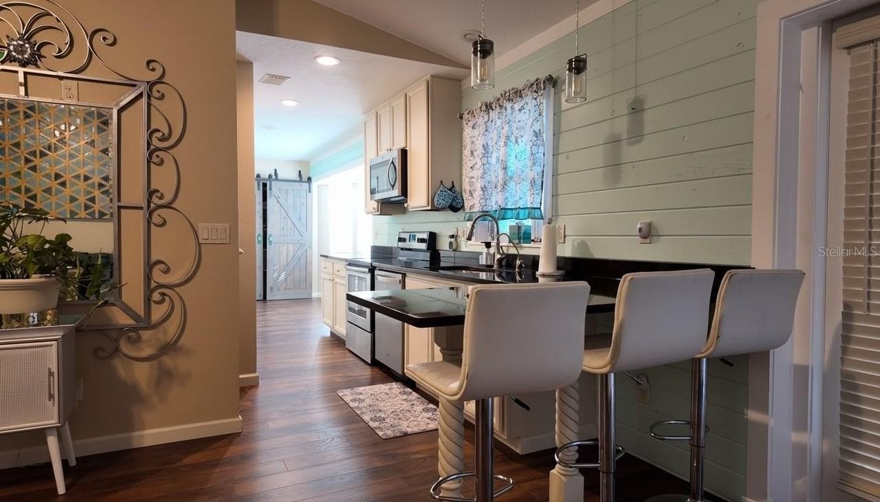 4180 Pompano Rd - Photo 5 of 18