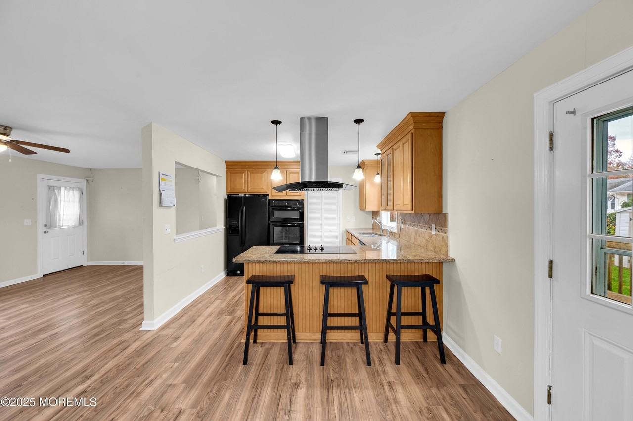 1109 Spar Avenue - Photo 7 of 38