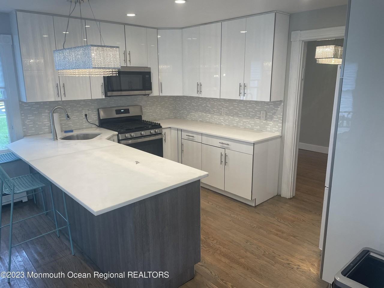 363 Lake Ave - Photo 2 of 20