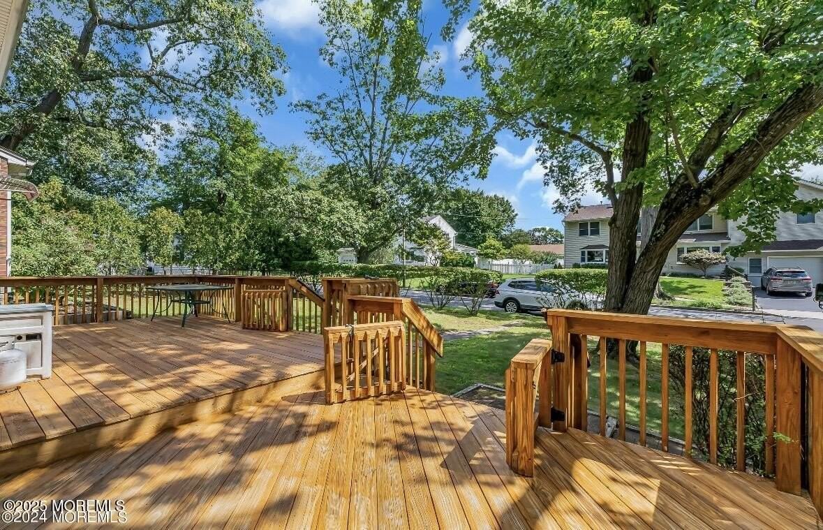 223 Harrison Ave - Photo 4 of 18