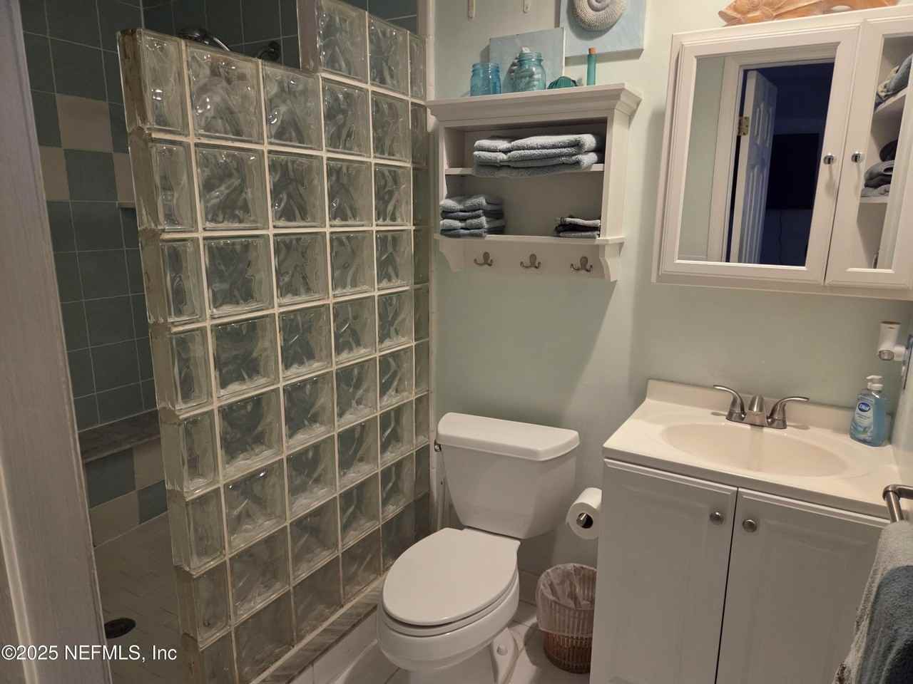 1811 Eastern Dr - Photo 3 of 6