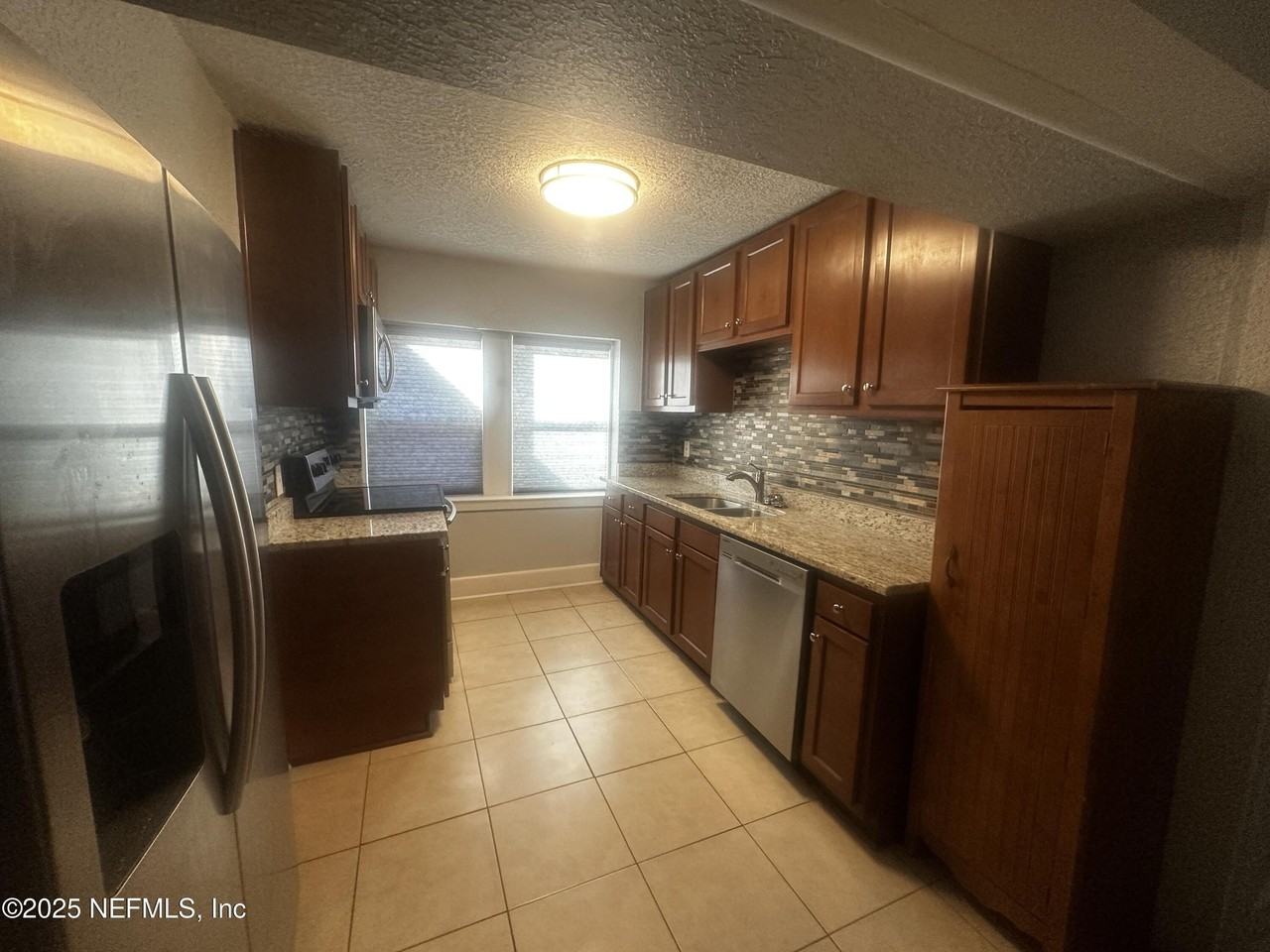 2628 Myra St - Photo 5 of 10