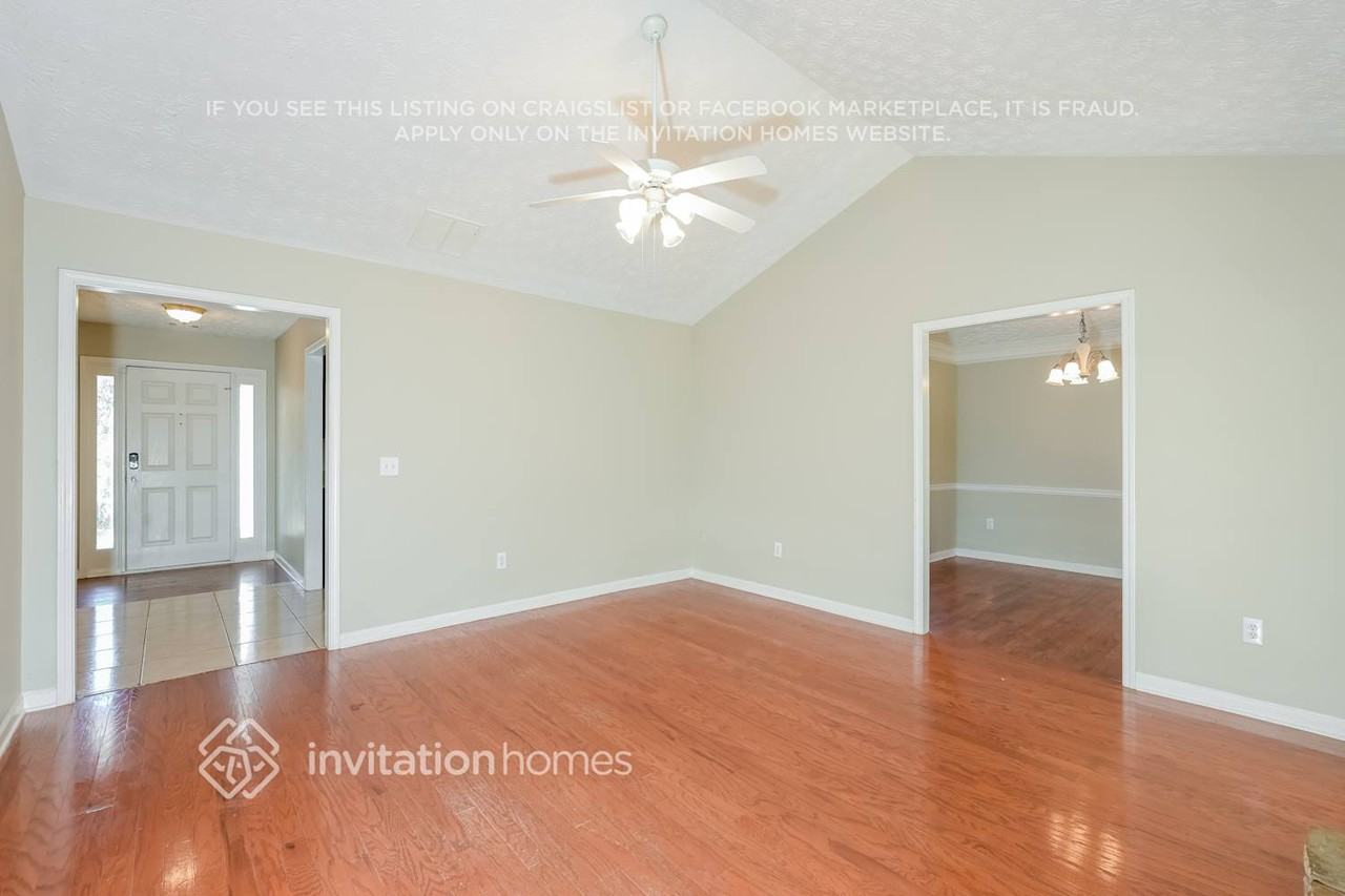 386 Winslow Court - Photo 5 of 18