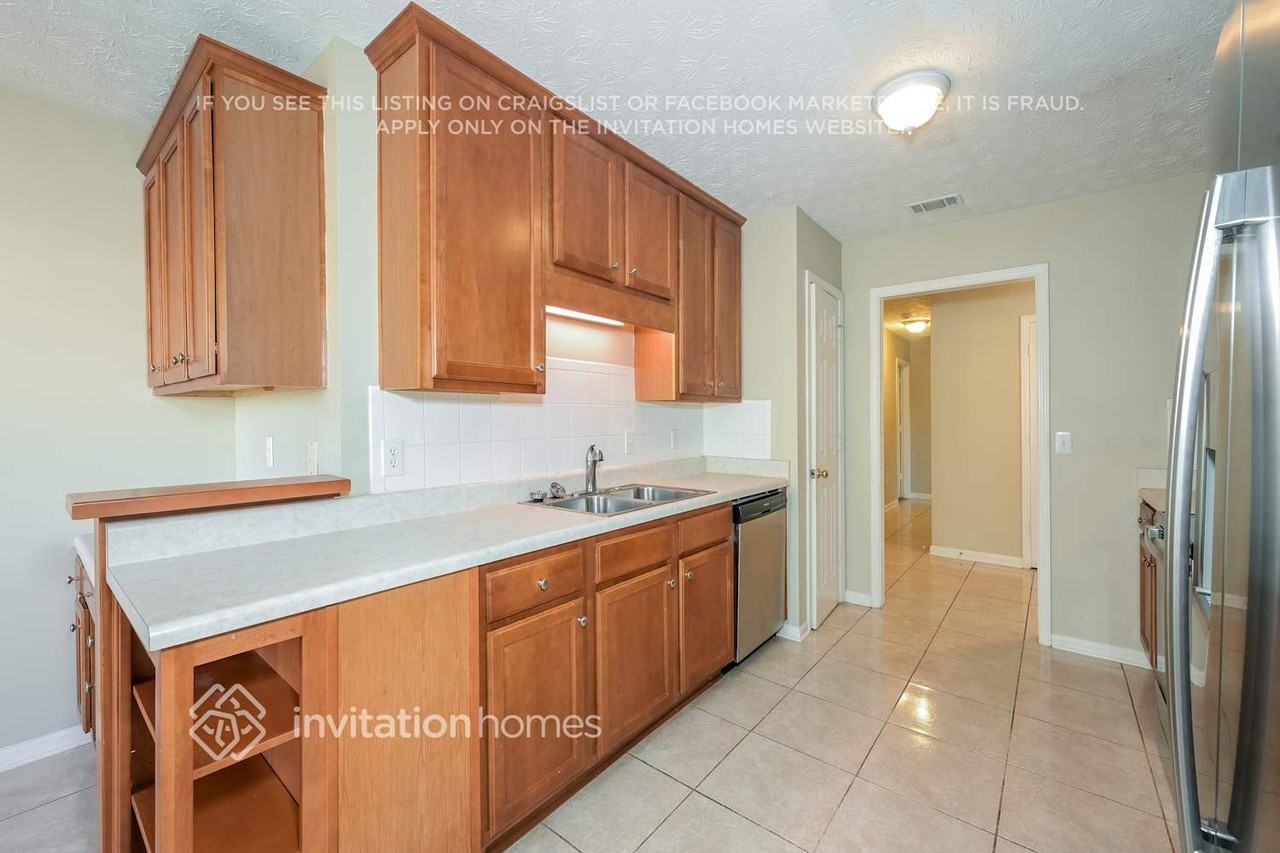 386 Winslow Court - Photo 7 of 18