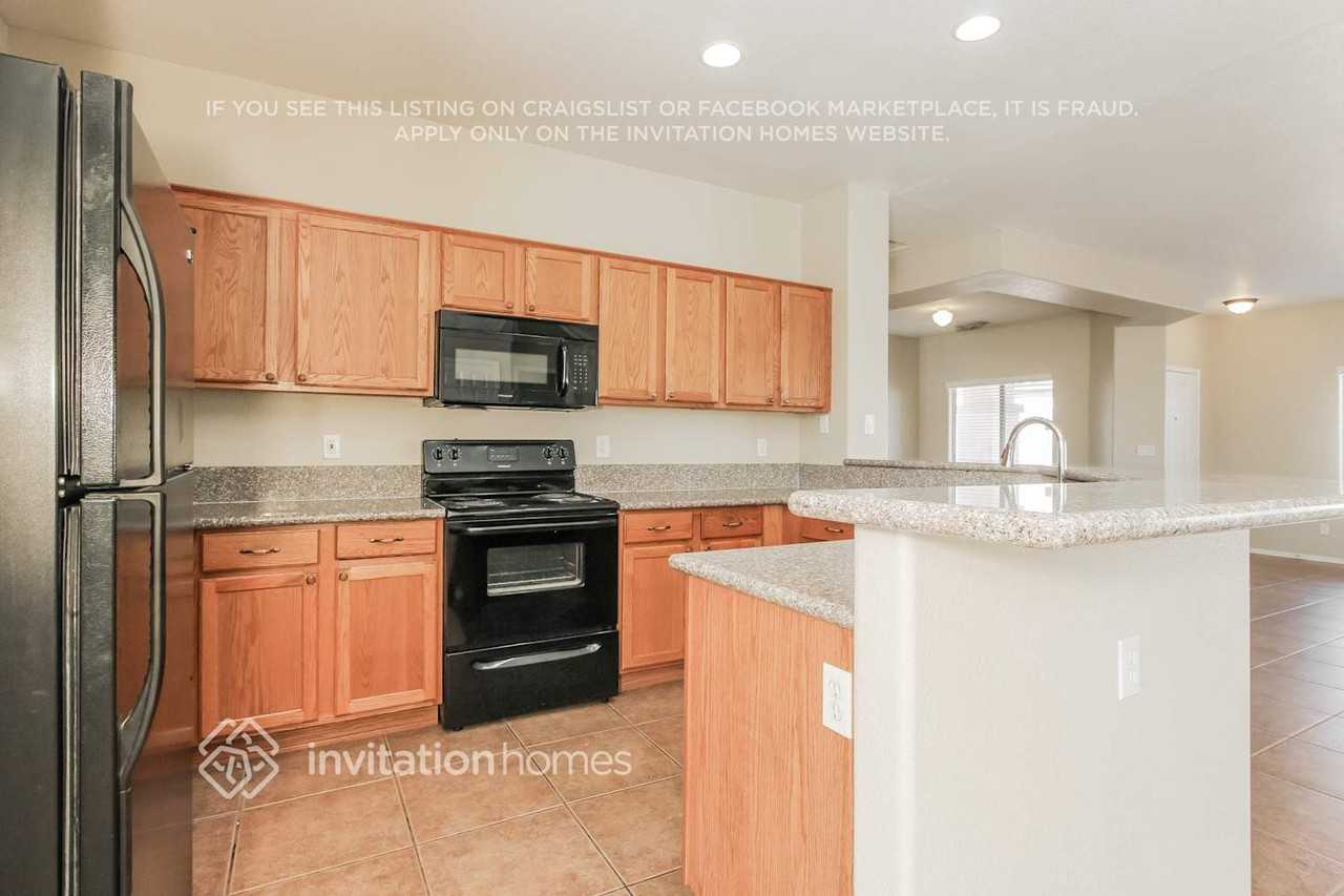 1001 S 4th Ave - Photo 5 of 16