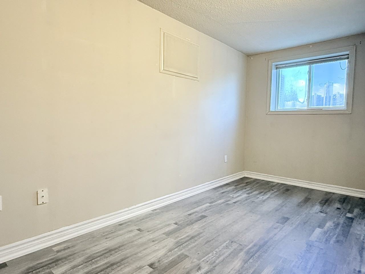 575 Assumption St #1 - Photo 7 of 10