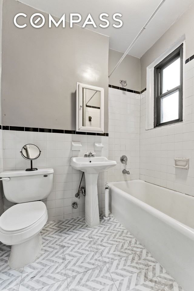 345 East 77th Street #4I - Photo 4 of 4