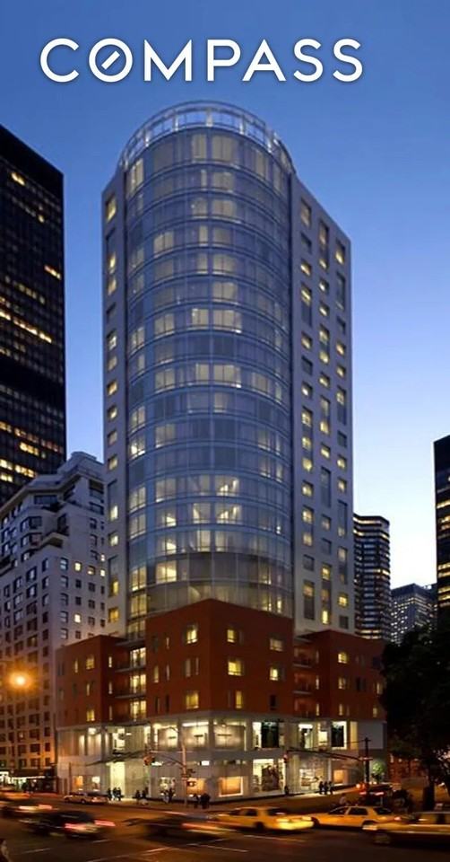 250 E 49th St #8C - Photo 5 of 11