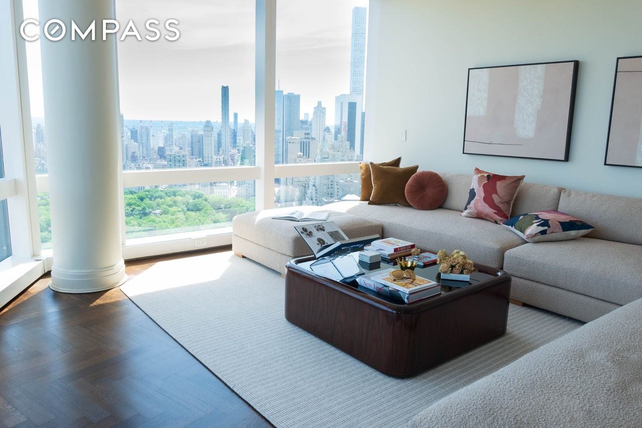 80 Columbus Circle #65B - Photo 3 of 16