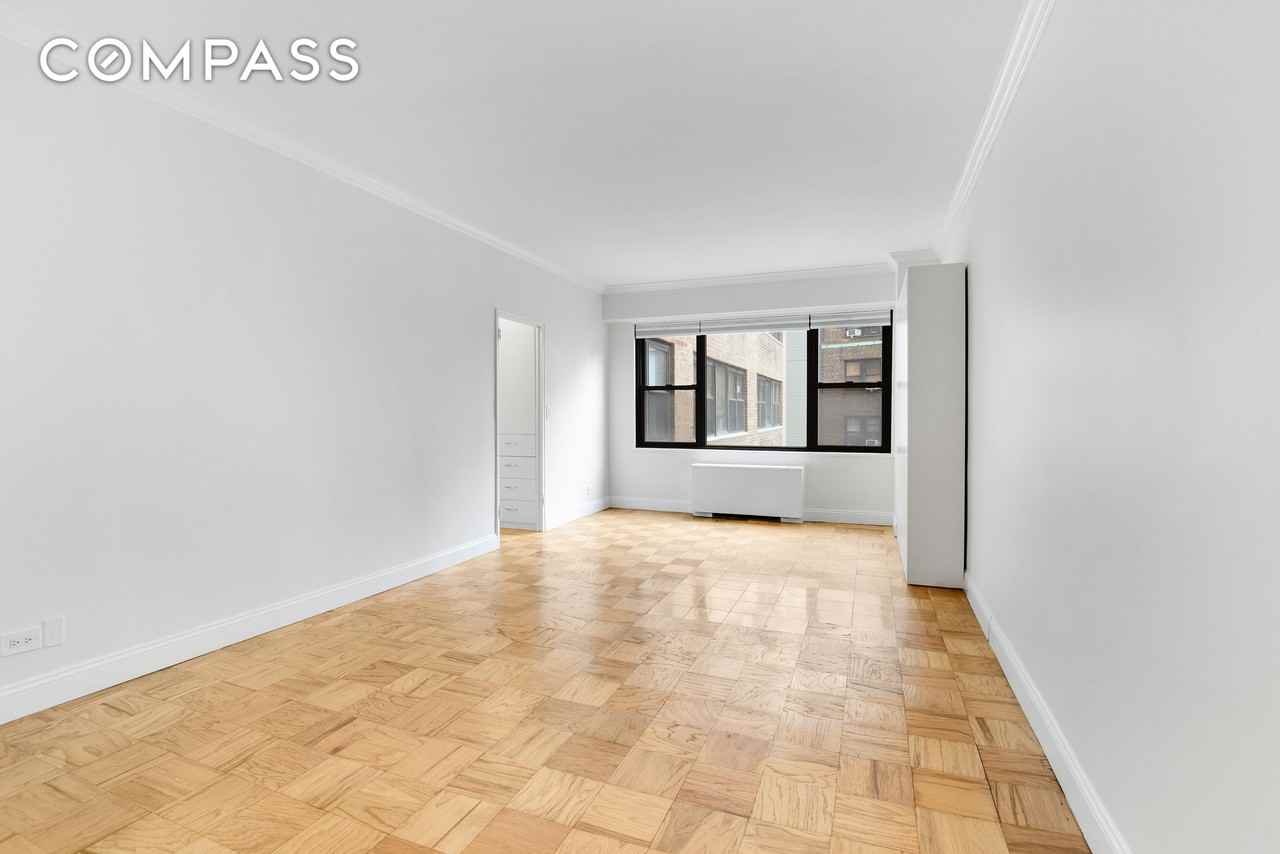 305 East 40th Street #14V - Photo 4 of 24