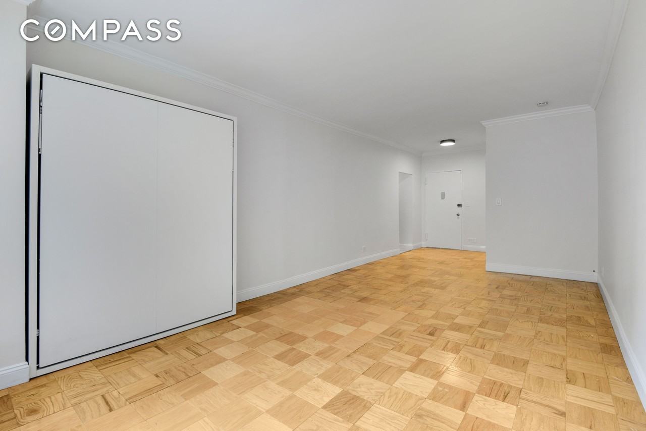 305 East 40th Street #14V - Photo 6 of 24