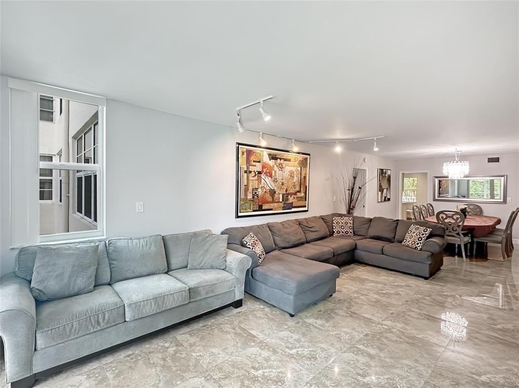 3505 Oaks Way #310 - Photo 5 of 32