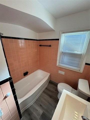 9327 Fielding St - Photo 6 of 8